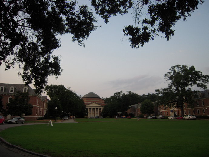 杜克大學