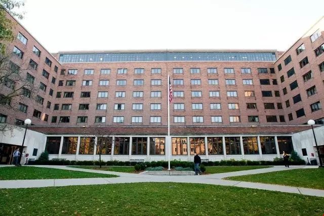 密歇根大學安娜堡分校研究生住宿環(huán)境_South Quad