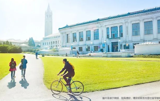 UCB大學(xué)校園環(huán)境.png