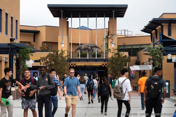 加州大學歐文分校.jpg