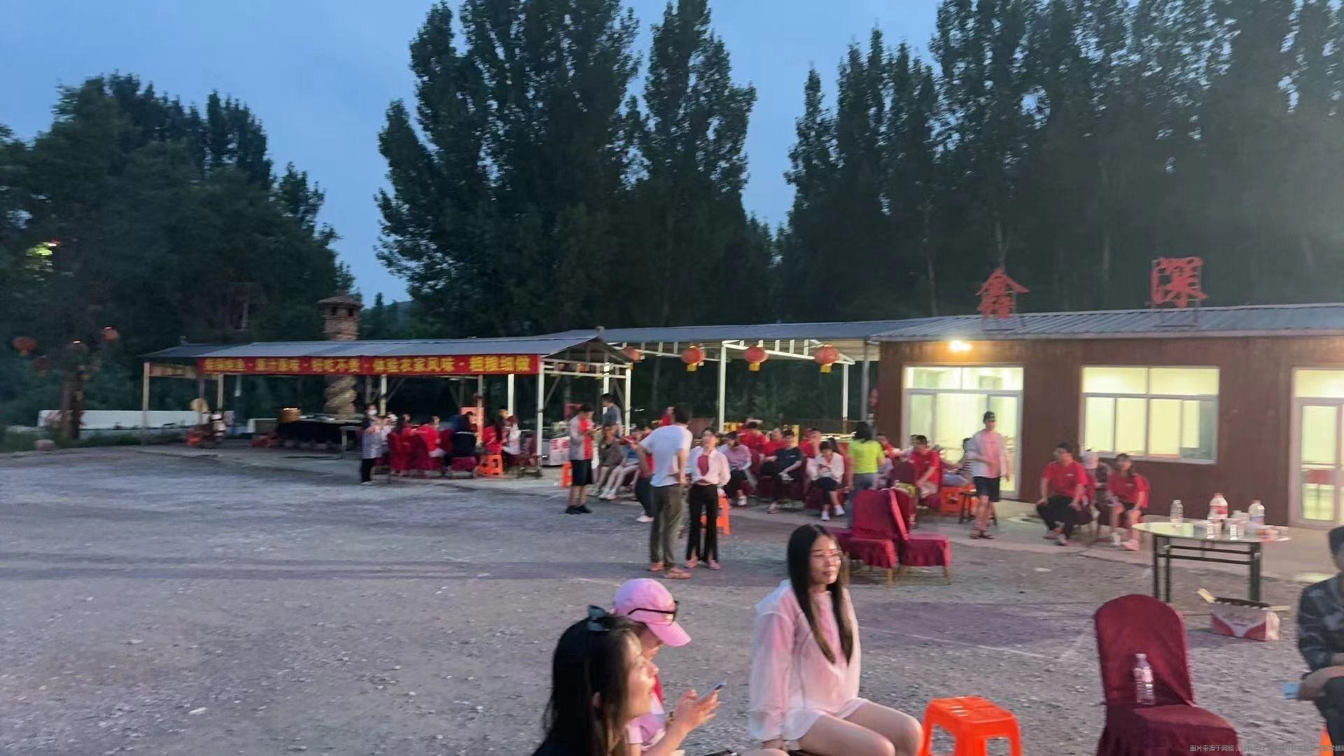 托普仕留學易水湖團建.jpg