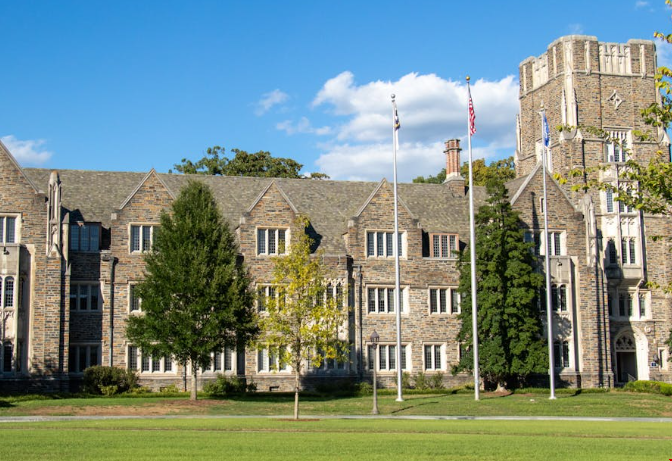 杜克大學